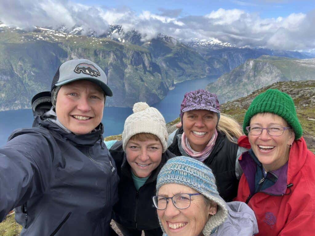 Women having a blast hiking in Norway with Canyon Calling