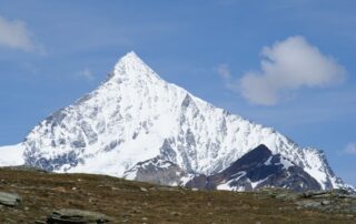 Womens travel tours to the beautiful snowy Swiss Alps